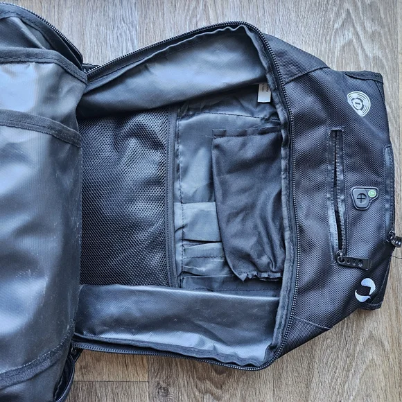 Atom Skate Black and Green Backpack - Picture 2 of 3